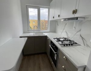 Appartement 4 chambres à vendre dans Cluj-napoca, zone Manastur