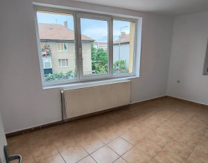 Appartement 4 chambres à louer dans Cluj-napoca, zone Gara
