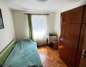 Appartement 4 chambres à vendre dans Cluj-napoca, zone Manastur