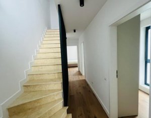 Maison 4 chambres à vendre dans Cluj-napoca, zone Buna Ziua