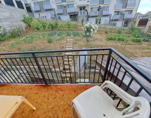 House 4 rooms for sale in Floresti