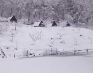 Casa de vacanta, cu lac, 5640 mp teren, Huta, com. Chiuiesti, jud. Cluj