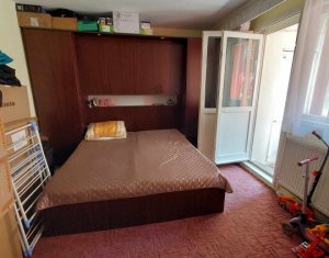 Appartement 4 chambres à vendre dans Cluj-napoca, zone Manastur
