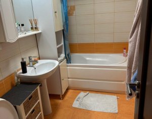 Appartement 3 chambres à louer dans Floresti