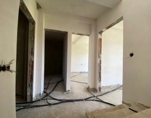 Maison 4 chambres à vendre dans Floresti