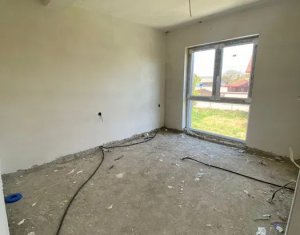 Maison 4 chambres à vendre dans Floresti