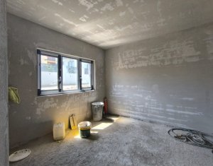 House 4 rooms for sale in Dezmir