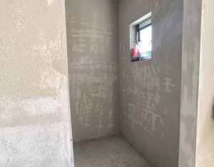 House 4 rooms for sale in Dezmir