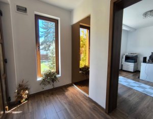 Maison 5 chambres à vendre dans Chinteni