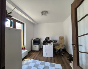 Maison 5 chambres à vendre dans Chinteni