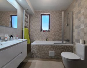 Maison 5 chambres à vendre dans Chinteni