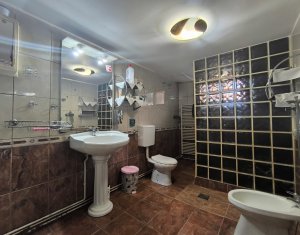 Casa 9 cam., 5 intrari separate, 260 mp utili, Dambul Rotund, P-ta K. Liebknecht