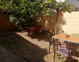 Pensiune de vanzare, 12 camere, zona Hasdeu