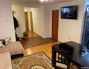 Lakás 3 szobák eladó on Floresti