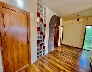 Maison 4 chambres à louer dans Floresti