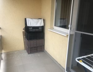 Lakás 3 szobák eladó on Floresti