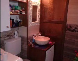 Lakás 3 szobák eladó on Floresti