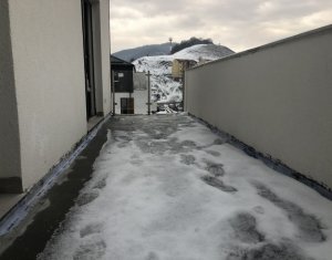 Lakás 3 szobák eladó on Floresti