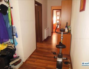 Lakás 3 szobák eladó on Floresti