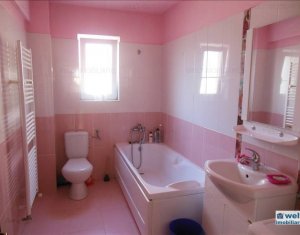 Lakás 3 szobák eladó on Floresti