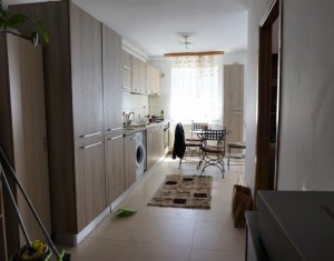 Lakás 3 szobák eladó on Floresti