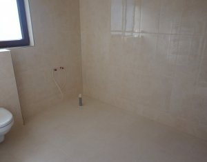 Maison 4 chambres à vendre dans Floresti