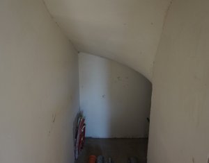 Ház 4 szobák eladó on Floresti