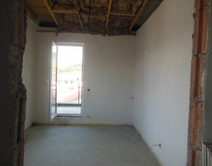 Lakás 3 szobák eladó on Floresti