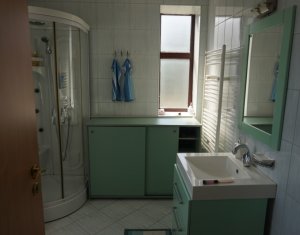 Ház 5 szobák eladó on Floresti