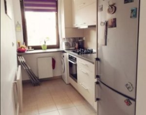 Lakás 3 szobák eladó on Floresti