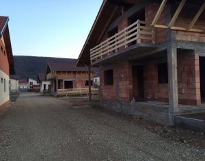 Maison 4 chambres à vendre dans Gilau