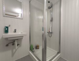 Ház 4 szobák eladó on Chinteni