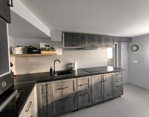 Ház 4 szobák eladó on Chinteni