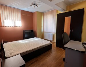 Appartement 4 chambres à louer dans Cluj-napoca, zone Centru