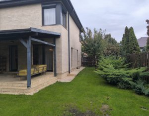 Ház 4 szobák eladó on Floresti