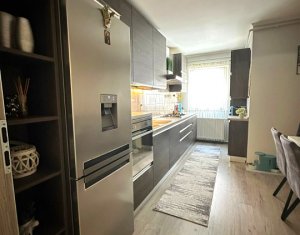 Lakás 3 szobák eladó on Floresti