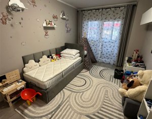 Lakás 3 szobák eladó on Floresti