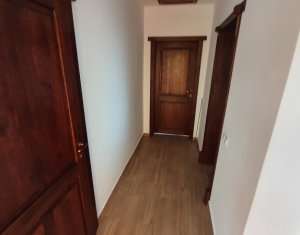 Ház 4 szobák kiadó on Floresti