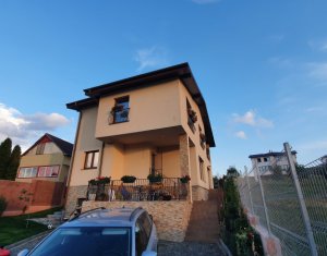 Ház 4 szobák kiadó on Floresti