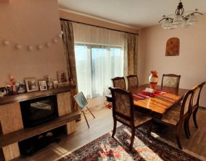 Ház 4 szobák kiadó on Floresti