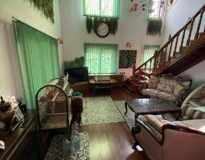 Maison 6 chambres à vendre dans Floresti