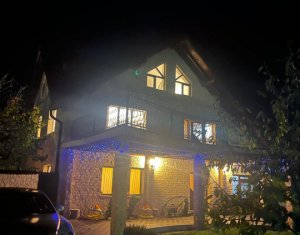 Maison 6 chambres à vendre dans Floresti