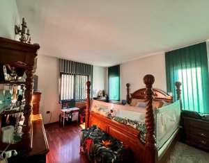 Maison 6 chambres à vendre dans Floresti