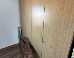 Lakás 4 szobák eladó on Floresti