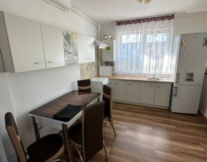 Lakás 4 szobák eladó on Floresti