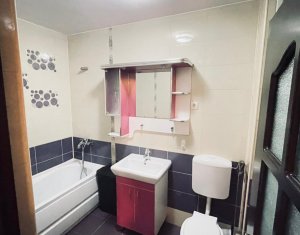 Lakás 3 szobák eladó on Floresti