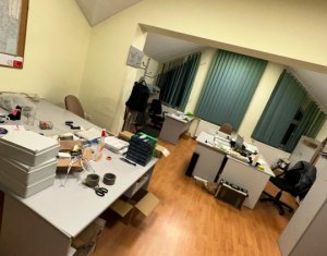 Appartement 5 chambres à vendre dans Cluj-napoca, zone Becas