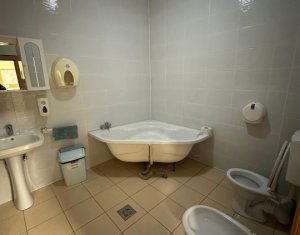 Appartement 5 chambres à vendre dans Cluj-napoca, zone Becas