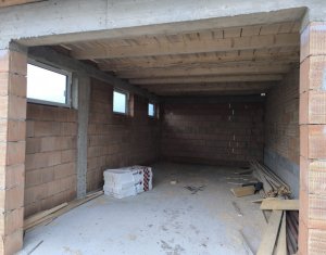 Ház 4 szobák eladó on Chinteni