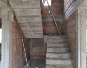 Ház 4 szobák eladó on Chinteni